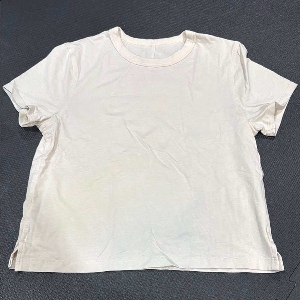 Lululemon Athletica Cream Short Sleeve Tee